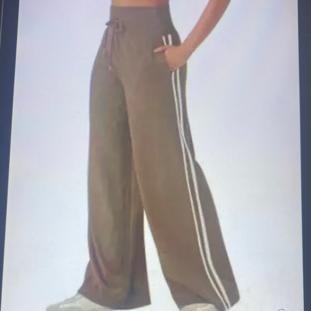 X-LARGE .   HALARA RIBBED TUMMY CONTROL WIDE LEG PANTS